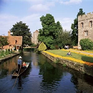 Punting on the River Stour, Canterbury, Kent, England, United Kingdom, Europe