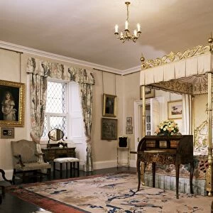 The Queen Mothers bedroom