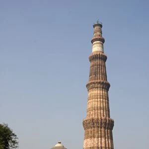 Qutb Minar, victory tower 73m high, built between 1193 and 1368 of sandstone