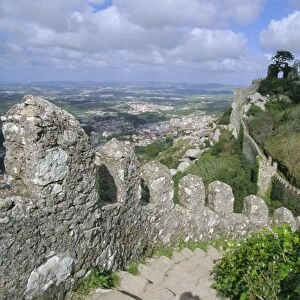 The ramparts of the Moorish Castelo dos Mouros