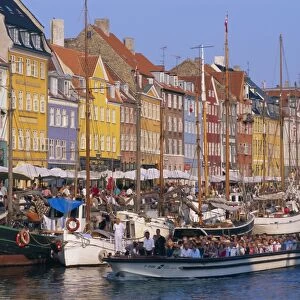 Restaurants and bars in the Nyhavn waterfront area, Copenhagen, Denmark