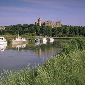 River Arun and castle, Arundel, West Sussex, England, United Kingdom, Europe