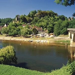 The River Dordogne, Limeuil, Dordogne, Aquitaine, France, Europe