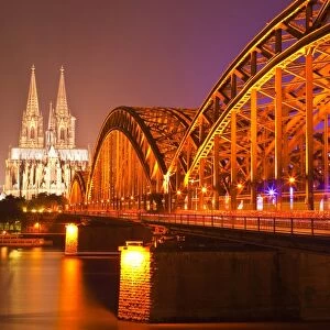 The River Rhine and Cologne Cathedral at night, Cologne, North Rhine-Westphalia, Germany, Europe