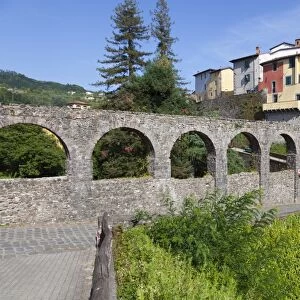 Roman Aqueduct, Barga, Tuscany, Italy, Europe