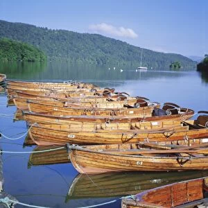 Rowing boats and lake Windermere, Bowness on Windermere, Lake District National Park
