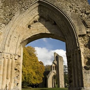Ruins of Glastonbury Abbey, Glastonbury, Somerset, England, United Kingdom, Europe