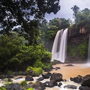 Salto Dos Hermanos (Two Brothers Waterfall), Iguazu Falls (Iguassu Falls) (Cataratas del Iguazu)