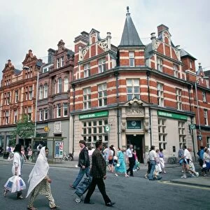 Semi pedestrianised Broad Street, with Lloyds Bank, Reading, Berkshire, England, U