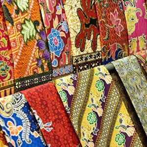 Silk scarves, Chatuchak weekend market, Bangkok, Thailand, Southeast Asia, Asia