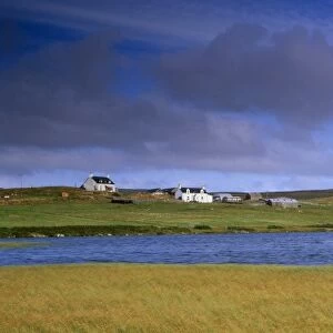 Small loch and houses near Greenland (Burraland)