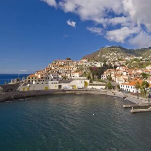 The small south coast harbour of Camara de Lobos, Madeira, Portugal, Atlantic, Europe