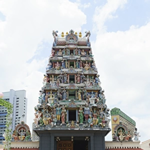 Sri Mariamman Temple in Chinatown, the oldest Hindu temple in Singapore with its