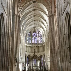 St. Etienne Cathedral nave, Auxerre, Yonne, Burgundy, France, Europe