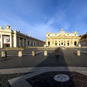 St. Peters and Piazza San Pietro in the early morning, Vatican City, UNESCO World Heritage Site