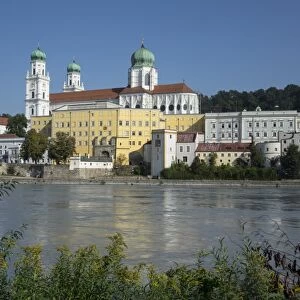 St. Stephens Cathedral and River Inn, Passau, Lower Bavaria, Germany, Europe