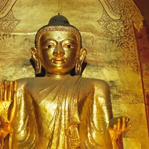 Standing Buddha statue, Ananda Pahto temple, Bagan (Pagan), Myanmar (Burma), Asia