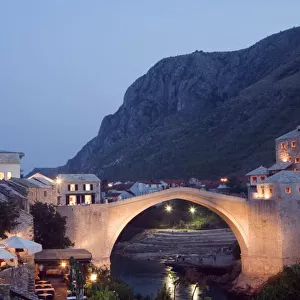 Stari Most Peace Bridge on Neretva River, evening, Mostar, Bosnia, Bosnia-Herzegovina