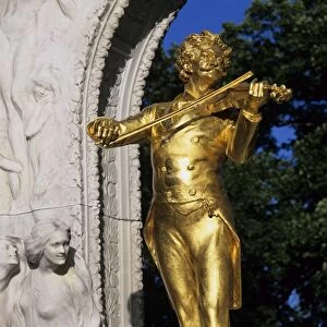 Statue of Johann Strauss, Stadtpark, Vienna, Austria, Europe