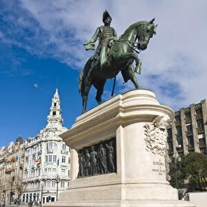 Statue at Praca de Liberdade, Oporto, UNESCO World Heritage Site, Portugal, Europe