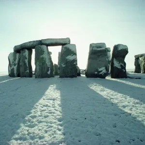 Stonehenge, UNESCO World Heritage Site, in winter snow, Wiltshire, England