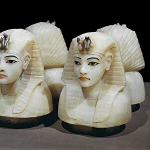 Stoppers in the form of the kings head from the four canopic urns