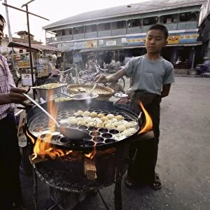 Street food, Pin Oo Lwyn, Myanmar (Burma), Asia