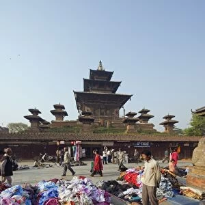 Street market and temple at Durbar Square, Kathmandu, Nepal, Asia