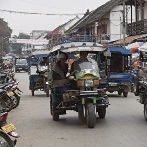 Street scene, Luang Prabang, Laos, Indochina, Southeast Asia, Asia