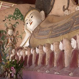 Stucco sculpture of reclining Buddha, Tharkong Pagoda, Inle Lake, Shan State, Myanmar (Burma), Asia