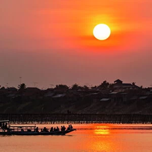 Sunset at Kampong Cham on the Mekong River, Kampong Cham Province, Cambodia, Indochina, Southeast Asia, Asia