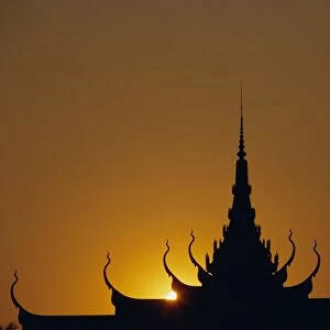 Sunset, roof of the National Museum, Phnom Penh, Cambodia, Indochina, Asia