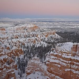 Sunset in the winter with snow from Sunset Point, Bryce Canyon National Park