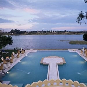The swimming pool over looking the lake at Dungarpur