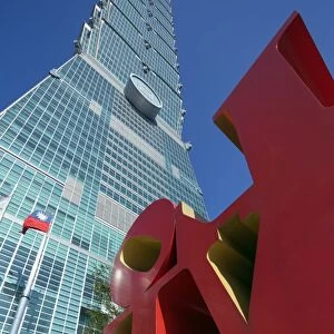 Taipei 101 building and LOVE statue by Robert Indiana, Taipei, Taiwan, Asia