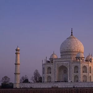 Taj Mahal north side viewed across Yamuna River at sunset, UNESCO World Heritage Site, Agra, Uttar Pradesh, India, Asia