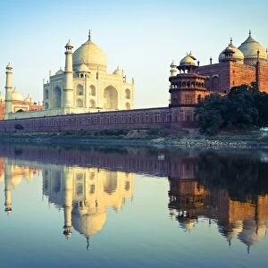 The Taj Mahal reflected in the Yamuna River, UNESCO World Heritage Site, Agra, Uttar Pradesh, India, Asia