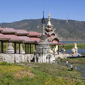 Tharkong Pagoda, Inle Lake, Shan State, Myanmar (Burma), Asia