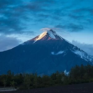 Tolbachik volcano at sunset, Kamchatka, Russia, Eurasia