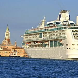 Tourist cruise liner and vaporetto sailing on Bacino di San Marco, Venice, UNESCO World Heritage Site, Veneto, Italy, Europe