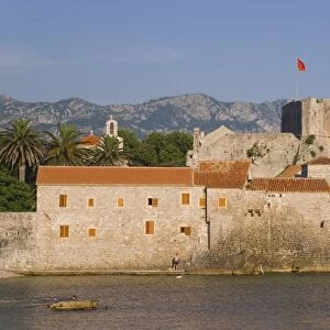 Town beach looking towards the walls of Stari Grad (Old Town)