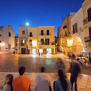 Town piazza, Bari, Puglia, Italy, Europe