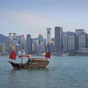 Traditional Chinese junk boat for tourists on Victoria Harbour, Hong Kong, China, Asia