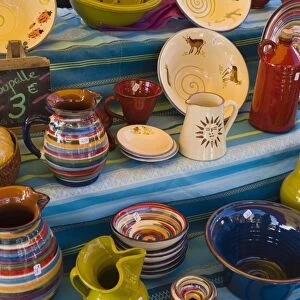 Traditional pottery, market, Collioure, Pyrenees-Orientales, Cote Vermeille
