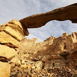 Troglodyte cave dwellings, hillside Berber village of Chenini, Tunisia