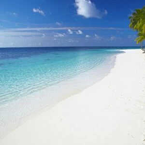 Tropical island and lagoon, Ari Atoll, Maldives, Indian Ocean, Asia