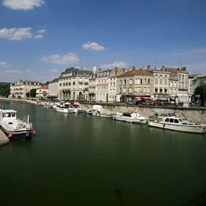Verdun, River Meuse, Canal de L Est, Meuse, Lorraine, France, Europe