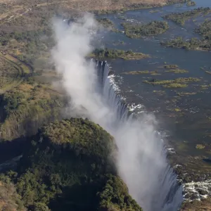 Victoria Falls, UNESCO World Heritage Site, Zambesi River, on the border of Zambia