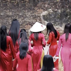 Vietnamese school girls, Vietnam, Indochina, Southeast Asia, Asia