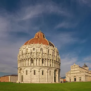 View of Baptistery of San Giovanni, Pisa Cathedral and Leaning Tower of Pisa, UNESCO World Heritage Site, Pisa, Province of Pisa, Tuscany, Italy, Europe
